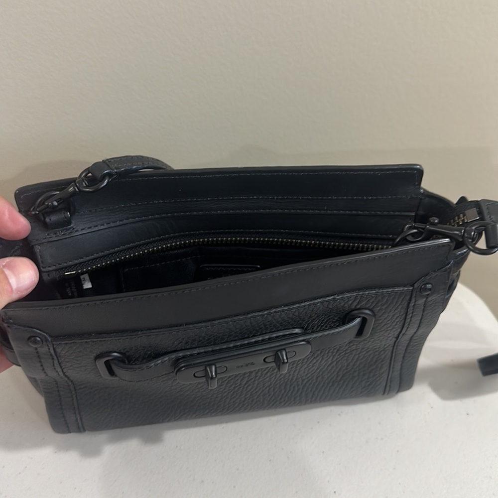 Coach purse - Picture 3 of 3